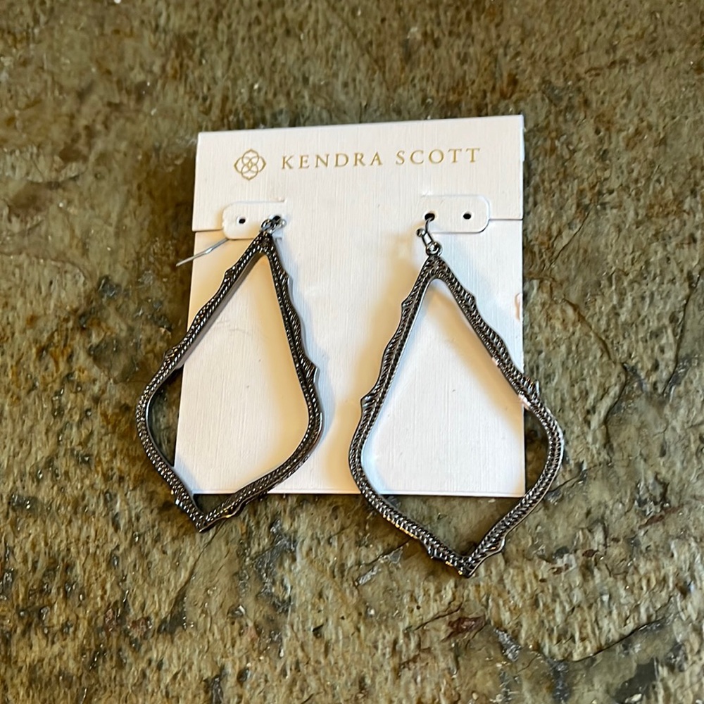 Kendra Scott gunmetal earrings new sophea drop